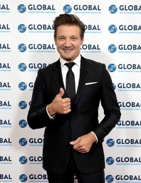 Tài tử Avengers bị tố sốc: Gửi ảnh khiêu dâm, đe dọa tính mạng phụ nữ- Ảnh 4.