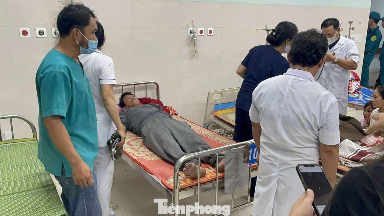 Phép màu 3 người đàn ông Lý Sơn trở về sau 48 giờ trôi dạt giữa biển bão số 13- Ảnh 8.