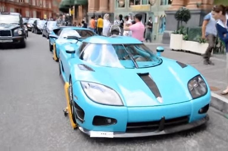 Khổ như gia đình hoàng gia này: Bỏ 60.000 tỷ mua bách hoá nổi tiếng bậc nhất thế giới vẫn bị khoá bánh, phạt 3 triệu đồng vì đỗ siêu xe ngay chân toà nhà- Ảnh 2.