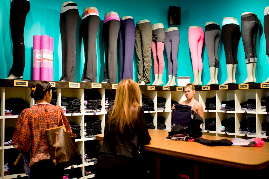 Nội chiến Lululemon: Nhà sáng lập chỉ trích CEO giữa cuộc chiến quần legging - Ảnh 3. Nội chiến Lululemon: Nhà sáng lập chỉ trích CEO giữa cuộc chiến quần legging - Ảnh 3.