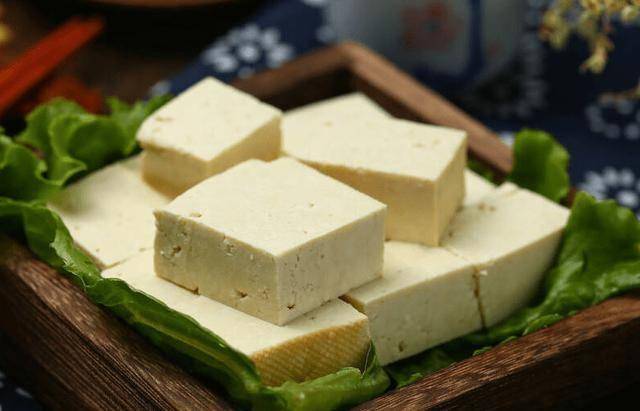 Người cao tuổi có nên ăn đậu phụ không? 3 điều cần biết khi ăn đậu phụ cho người cao tuổi - Ảnh 1. Người cao tuổi có nên ăn đậu phụ không? 3 điều cần biết khi ăn đậu phụ cho người cao tuổi - Ảnh 1.