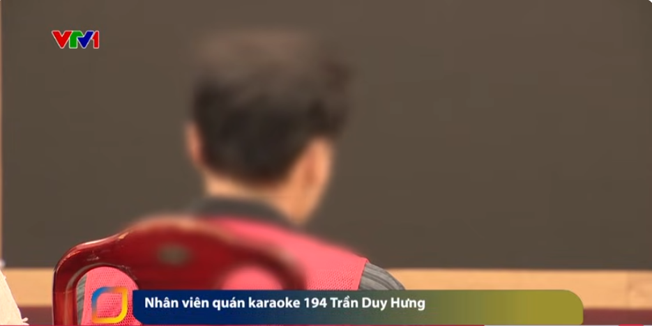 Đột kích karaoke Trần Duy Hưng phát hiện dịch vụ trái phép và 18 đối tượng bị tạm giữ - Ảnh 4. Đột kích karaoke Trần Duy Hưng phát hiện dịch vụ trái phép và 18 đối tượng bị tạm giữ - Ảnh 4.
