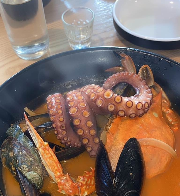 Thích hải sản và rượu , người đàn ông 30 tuổi đột ngột qua đời vì suy thận cấp - Ảnh 2.