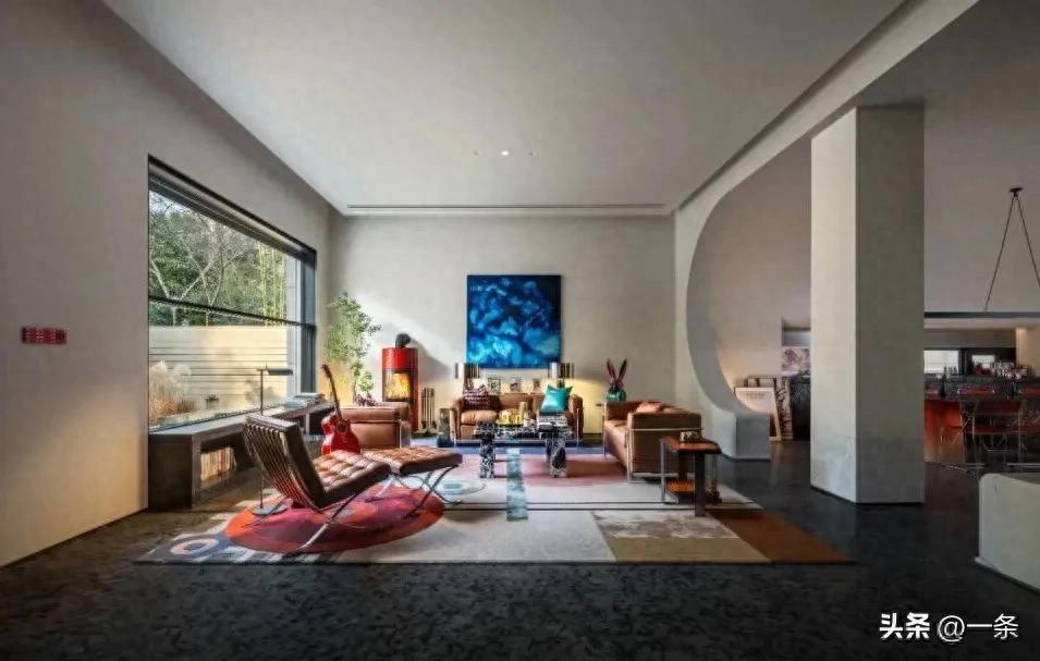 Biến đổi cuộc sống trung niên: Đại Côn cải tạo biệt thự 700m2 khi vợ du học Mỹ - Ảnh 1. Biến đổi cuộc sống trung niên: Đại Côn cải tạo biệt thự 700m2 khi vợ du học Mỹ - Ảnh 1.