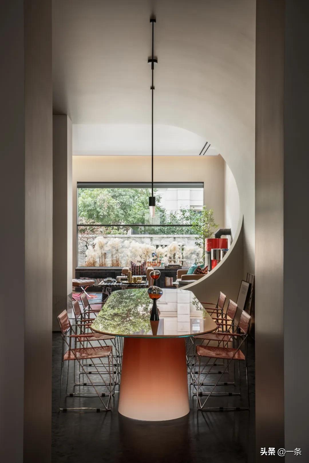 Biến đổi cuộc sống trung niên: Đại Côn cải tạo biệt thự 700m2 khi vợ du học Mỹ - Ảnh 2. Biến đổi cuộc sống trung niên: Đại Côn cải tạo biệt thự 700m2 khi vợ du học Mỹ - Ảnh 2.