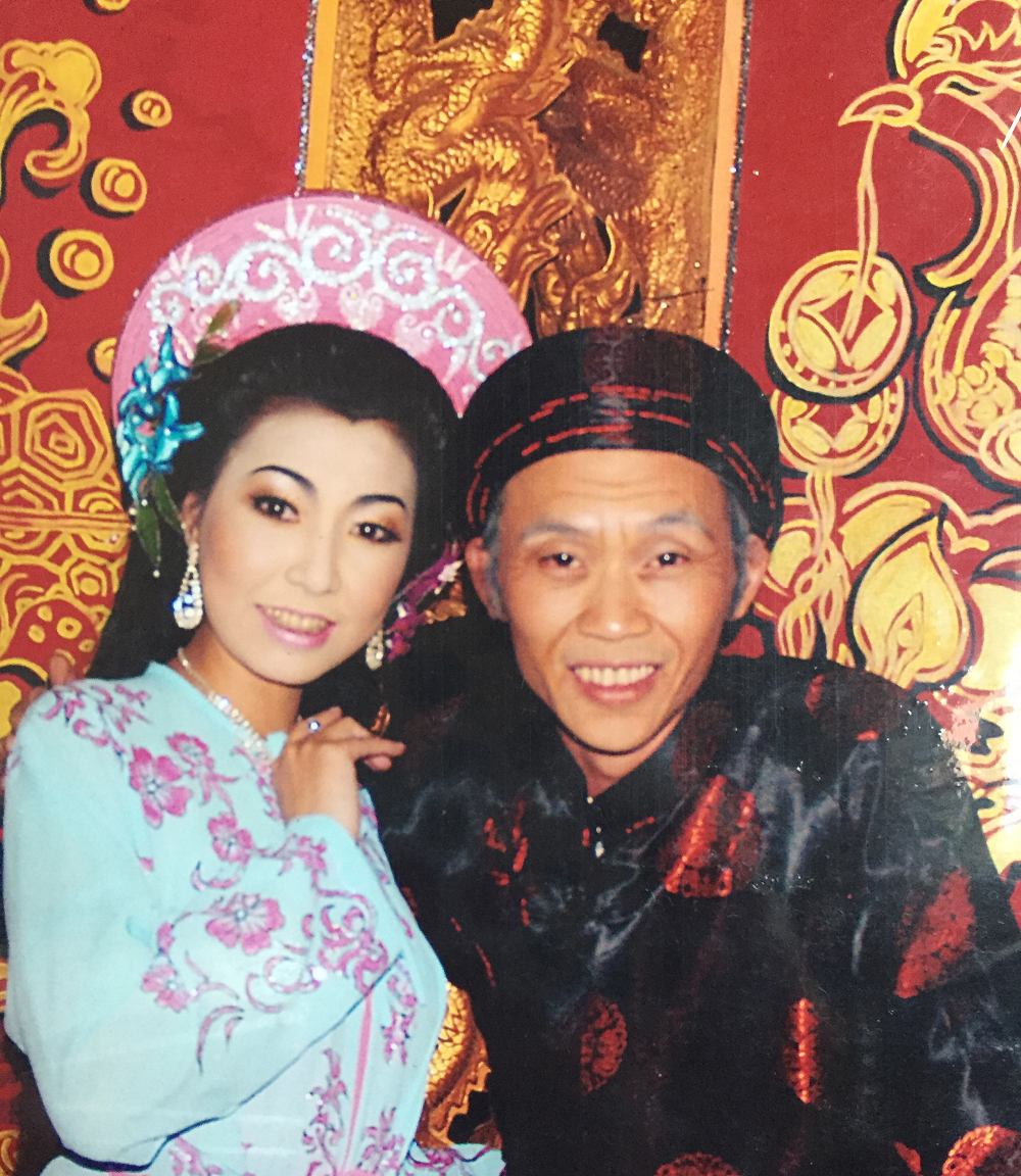 Nữ ca sĩ Hà My và tình yêu với Hòai Linh: Cuộc sống U50 đầy thử thách - Ảnh 2.