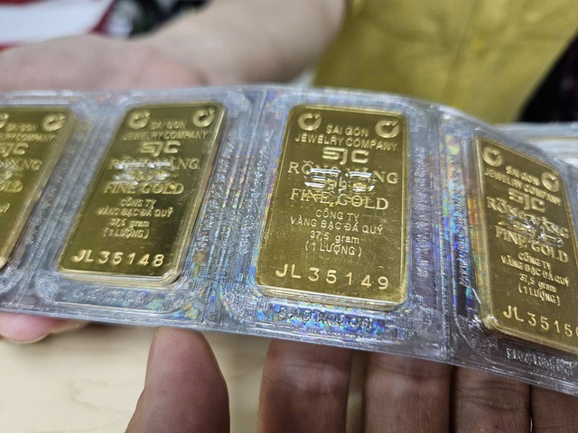 Giá vàng hôm nay 1 - 12: Tăng mạnh , tạo đỉnh cao mới trên thị trường - Ảnh 2. Giá vàng hôm nay 1 - 12: Tăng mạnh , tạo đỉnh cao mới trên thị trường - Ảnh 2.