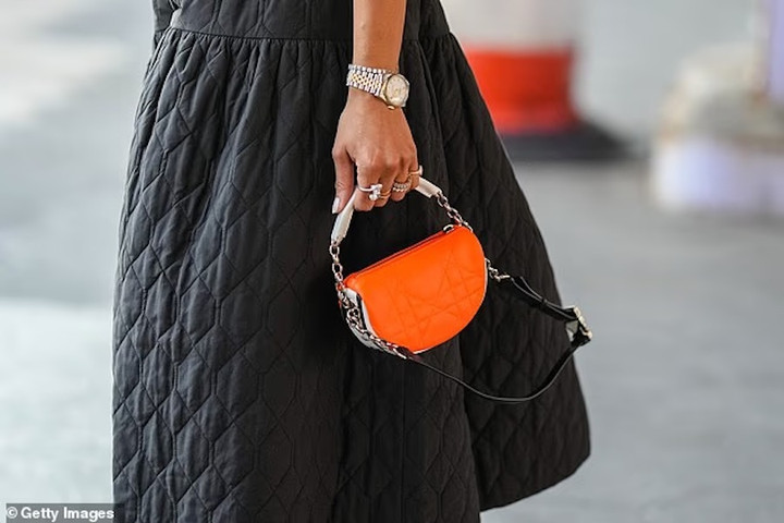 38 Dấu hiệu tự tin giúp bạn nhận diện bản thân thật sự trong cuộc sống hàng ngày - Ảnh 1.