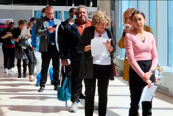 1 , 1 Triệu lao động Mỹ bị sa thải vĩnh viễn trong năm 2025: Làn sóng cắt giảm bắt đầu - Ảnh 4. 1 , 1 Triệu lao động Mỹ bị sa thải vĩnh viễn trong năm 2025: Làn sóng cắt giảm bắt đầu - Ảnh 4.