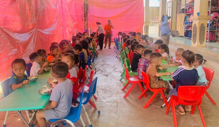 Dự án Nuôi em - Nghệ An dừng bữa ăn vì thiếu kinh phí - Ảnh 1. Dự án Nuôi em - Nghệ An dừng bữa ăn vì thiếu kinh phí - Ảnh 1.