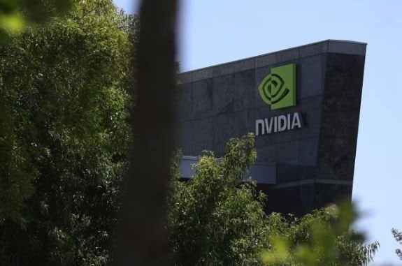 Chip AI Nvidia phải kiểm tra an ninh trước khi xuất khẩu sang Trung Quốc - Ảnh 2. Chip AI Nvidia phải kiểm tra an ninh trước khi xuất khẩu sang Trung Quốc - Ảnh 2.