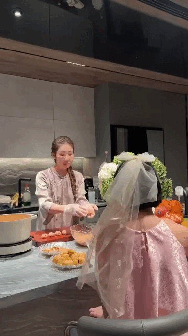 Căn hộ đẹp Hà Nội của cô gái 9x gây sốt mạng xã hội với trang trí Giáng sinh ấn tượng - Ảnh 12. Căn hộ đẹp Hà Nội của cô gái 9x gây sốt mạng xã hội với trang trí Giáng sinh ấn tượng - Ảnh 12.