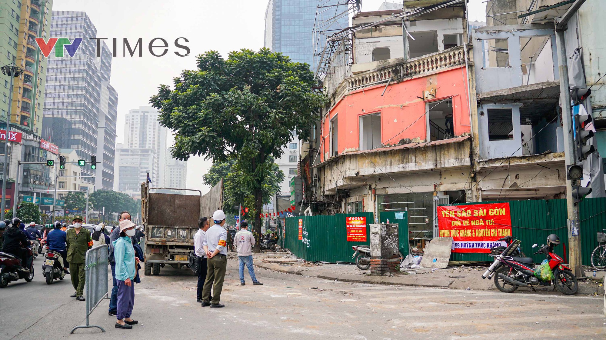 Phường Láng tiếp tục cưỡng chế thu hồi đất phục vụ Dự án đường Vành đai 1, đoạn Hoàng Cầu - Voi Phục - Ảnh 6.