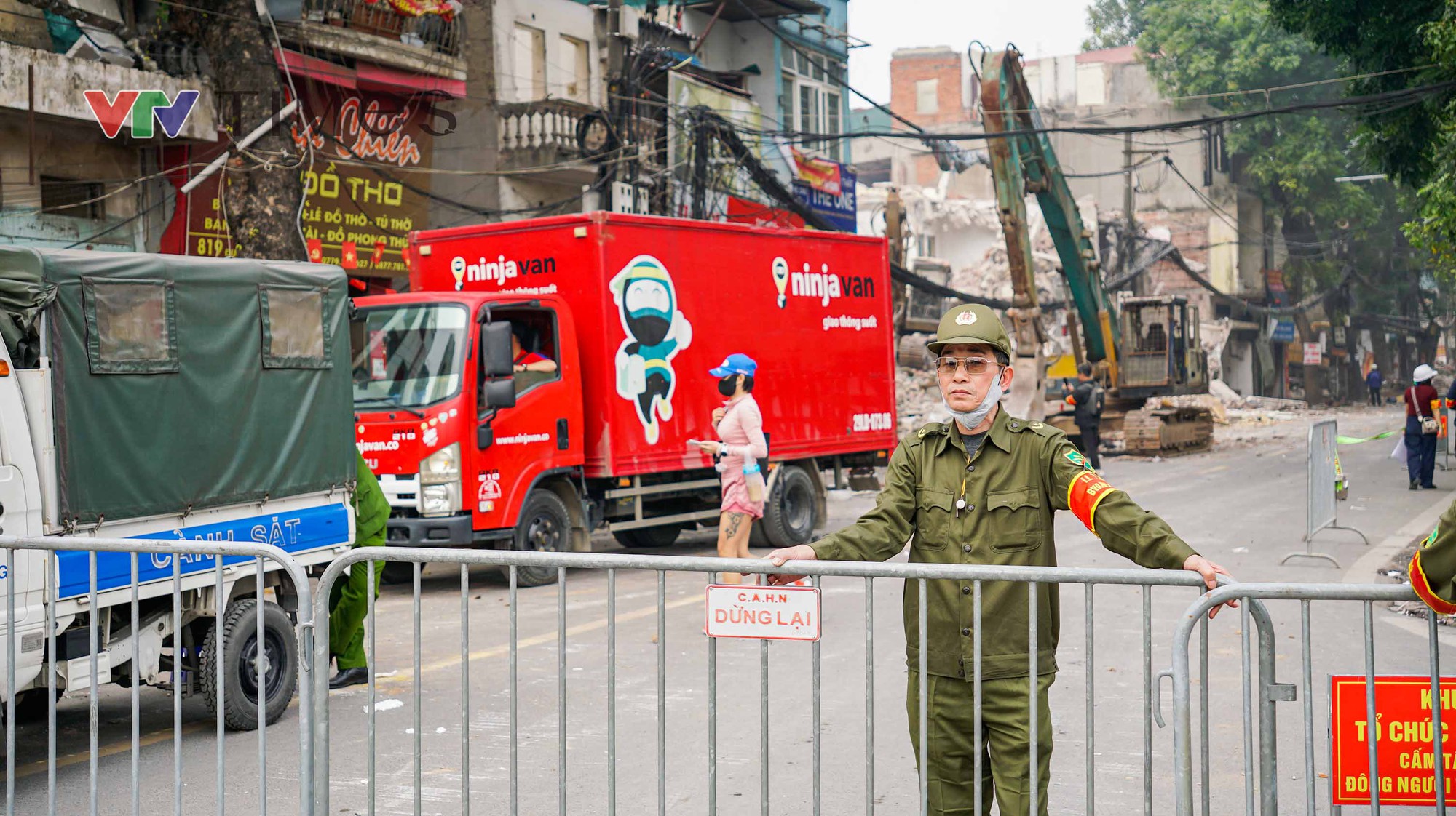 Phường Láng tiếp tục cưỡng chế thu hồi đất phục vụ Dự án đường Vành đai 1, đoạn Hoàng Cầu - Voi Phục - Ảnh 5.