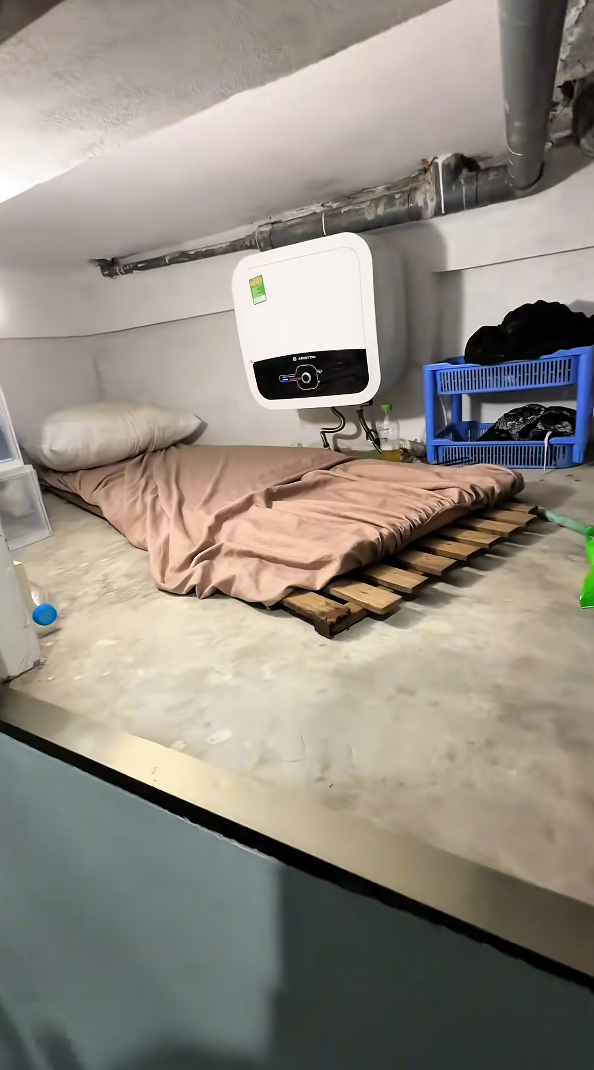 Xôn xao phòng trọ 2m2 giá 500k ở Hà Nội với Nhiều điểm bất thường - Ảnh 1. Xôn xao phòng trọ 2m2 giá 500k ở Hà Nội với Nhiều điểm bất thường - Ảnh 1.