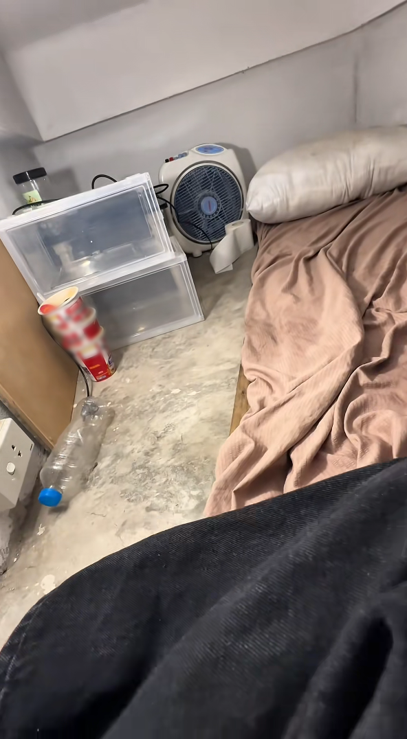 Xôn xao phòng trọ 2m2 giá 500k ở Hà Nội với Nhiều điểm bất thường - Ảnh 2. Xôn xao phòng trọ 2m2 giá 500k ở Hà Nội với Nhiều điểm bất thường - Ảnh 2.