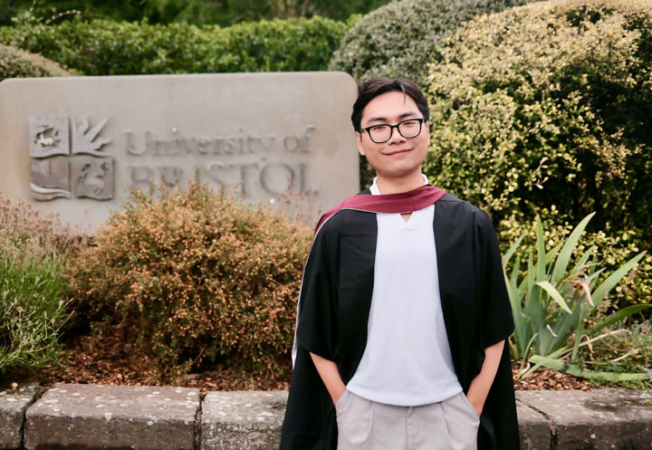 Bùi Thành Việt và hành trình chinh phục thạc sĩ xuất sắc nhờ IELTS và ChatGPT - Ảnh 1. Bùi Thành Việt và hành trình chinh phục thạc sĩ xuất sắc nhờ IELTS và ChatGPT - Ảnh 1.