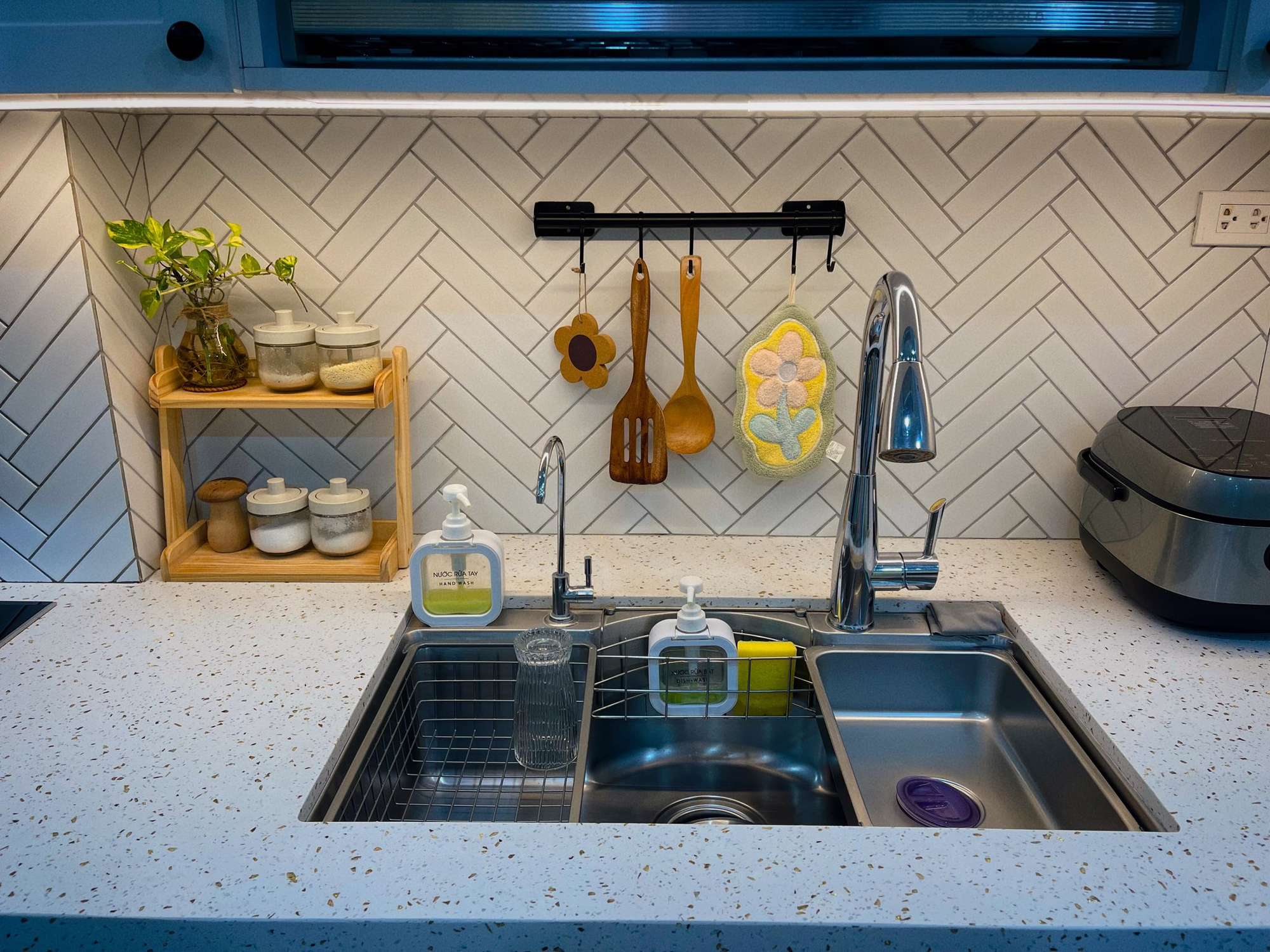 Cô vợ Hà Nội chia sẻ bí quyết sống an yên trong tổ ấm nhỏ - Ảnh 22. Cô vợ Hà Nội chia sẻ bí quyết sống an yên trong tổ ấm nhỏ - Ảnh 22.