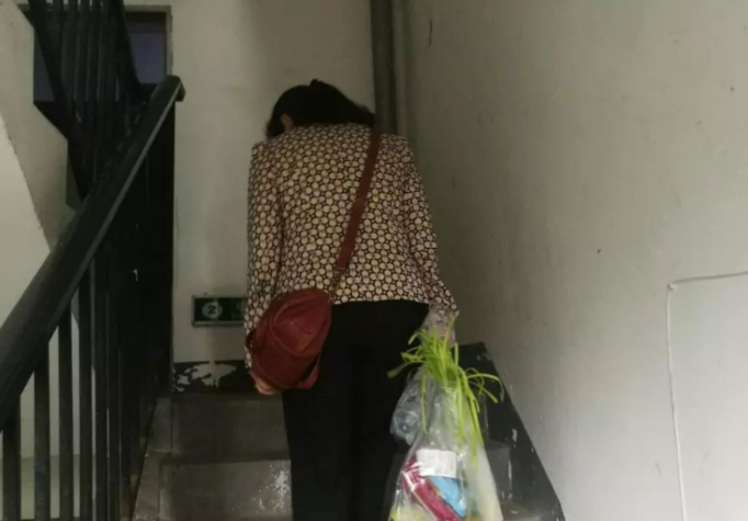 Mua chung cư giá rẻ và tranh chấp quyền sử dụng thang máy tại Trung Quốc - Ảnh 2. Mua chung cư giá rẻ và tranh chấp quyền sử dụng thang máy tại Trung Quốc - Ảnh 2.