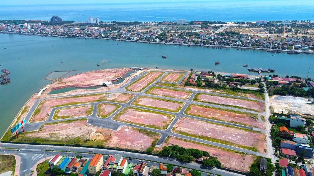 Có gì ở Dự án ách tắc, phát sinh phạt thuế hàng trăm tỷ mà Chủ tịch Sơn Hải vừa kiến nghị tỉnh miền Trung? - Ảnh 2.