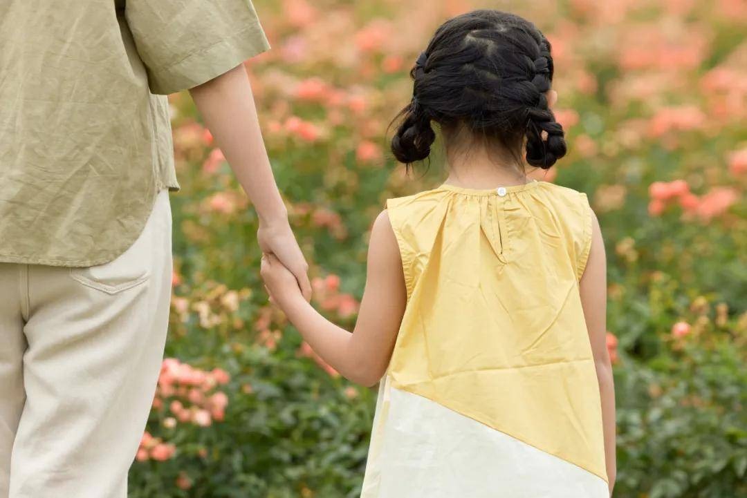 Bất hạnh gia đình từ ba câu nói của cha mẹ làm tổn thương tâm hồn trẻ nhỏ - Ảnh 2. Bất hạnh gia đình từ ba câu nói của cha mẹ làm tổn thương tâm hồn trẻ nhỏ - Ảnh 2.