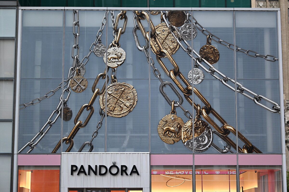 Giá bạc tăng 102 % vượt xa vàng: Cơ hội đầu tư hấp dẫn trong năm 2025 - Ảnh 3. Giá bạc tăng 102 % vượt xa vàng: Cơ hội đầu tư hấp dẫn trong năm 2025 - Ảnh 3.