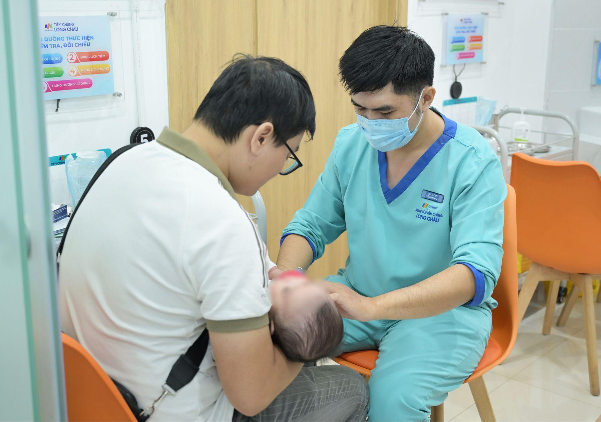 Hành trình lặng lẽ góp phần chăm sóc sức khỏe hơn 33 triệu người Việt Nam - Ảnh 2. Hành trình lặng lẽ góp phần chăm sóc sức khỏe hơn 33 triệu người Việt Nam - Ảnh 2.