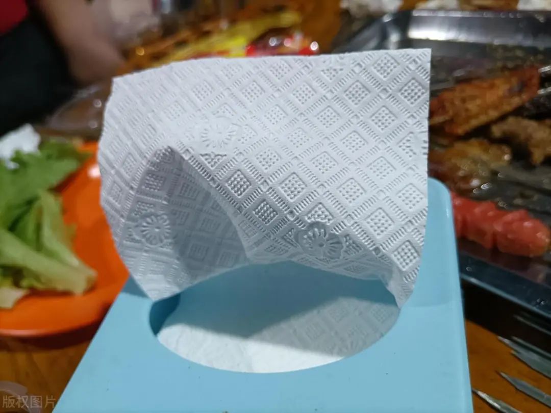 Phát hiện khăn giấy kém chất lượng chứa vi khuẩn vượt ngưỡng cho phép 13 lần - Ảnh 1. Phát hiện khăn giấy kém chất lượng chứa vi khuẩn vượt ngưỡng cho phép 13 lần - Ảnh 1.