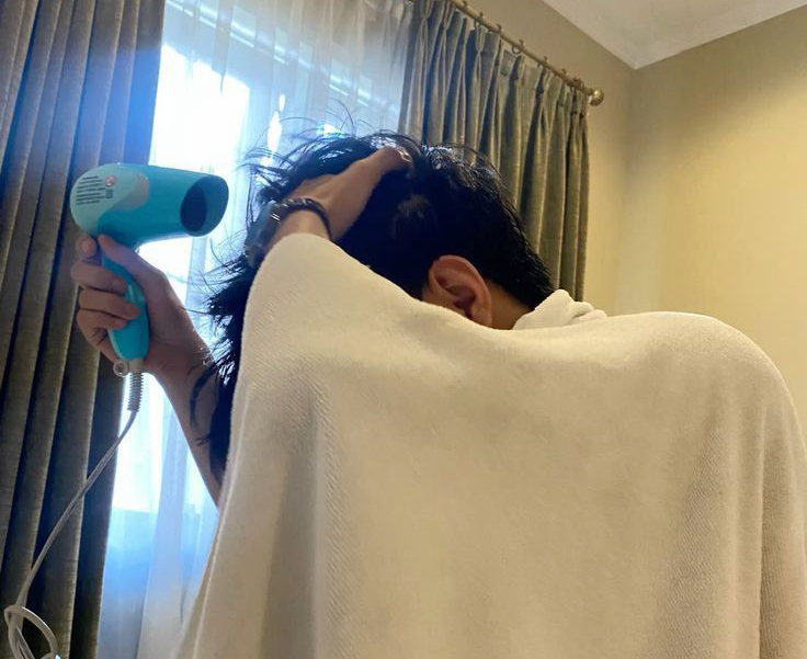 Gội đầu đúng thời điểm để tránh nguy cơ đột qụy và bảo vệ sức khỏe - Ảnh 2.