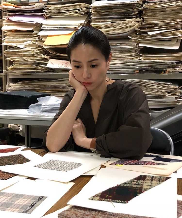 3 cú lừa tài chính phổ biến khiến phụ nữ trung niên tưởng ổn mà thành trắng tay- Ảnh 1. 3 cú lừa tài chính phổ biến khiến phụ nữ trung niên tưởng ổn mà thành trắng tay- Ảnh 1.