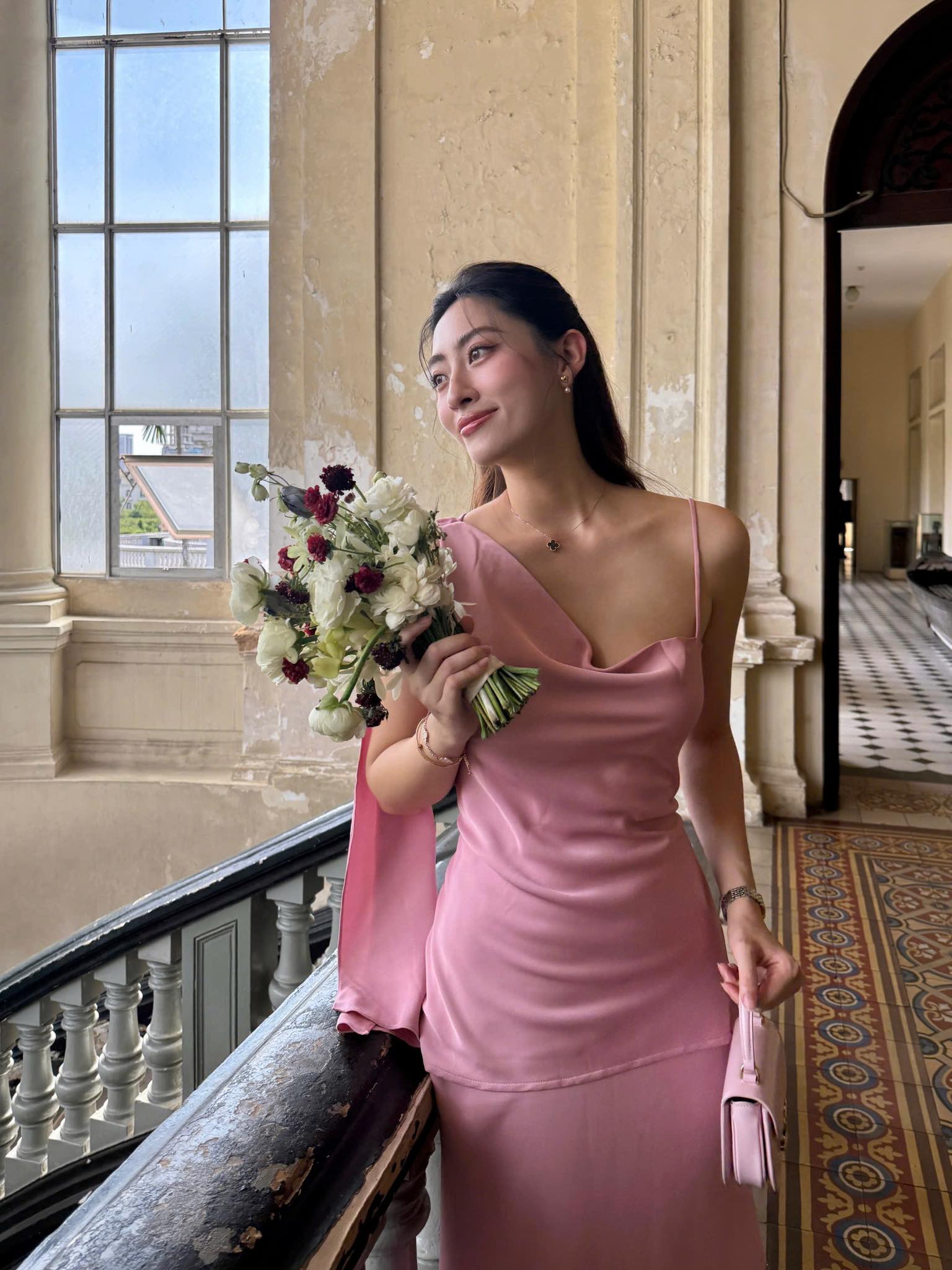 Lương thùy Linh: Nữ giúp việc học Tiến sĩ sống trong penthouse view Hồ Tây - Ảnh 14.