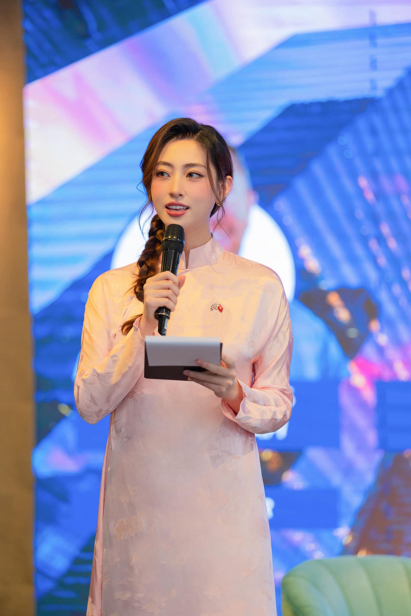 Lương thùy Linh: Nữ giúp việc học Tiến sĩ sống trong penthouse view Hồ Tây - Ảnh 8.