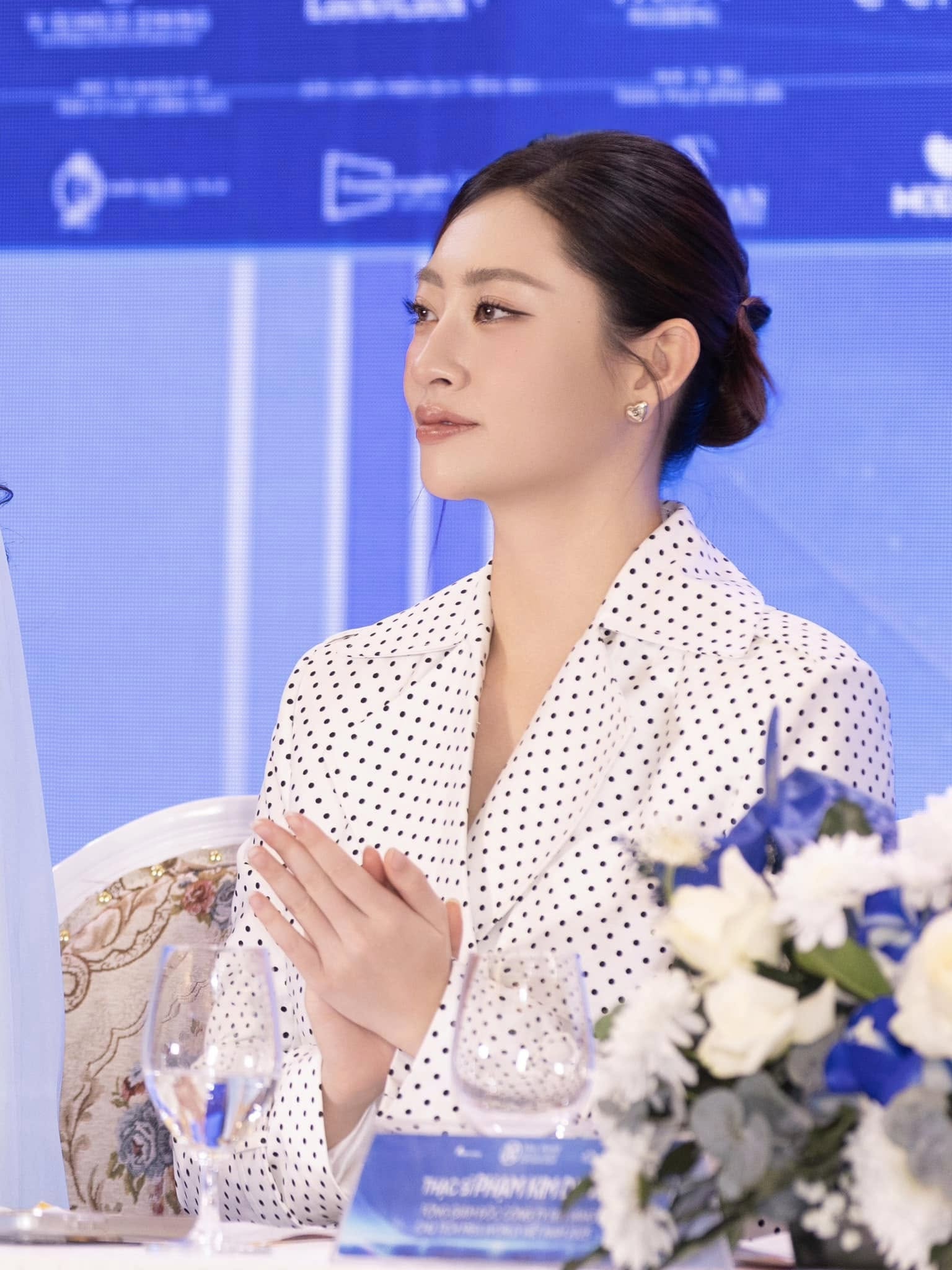 Lương thùy Linh: Nữ giúp việc học Tiến sĩ sống trong penthouse view Hồ Tây - Ảnh 7.