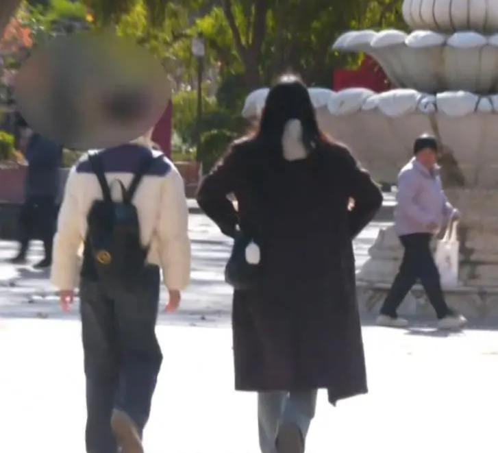 Cha chi hơn 370 triệu cho con học đại học, đến cao học không kham nổi nữa bất ngờ bị con gái kiện ngược- Ảnh 3. Cha chi hơn 370 triệu cho con học đại học, đến cao học không kham nổi nữa bất ngờ bị con gái kiện ngược- Ảnh 3.