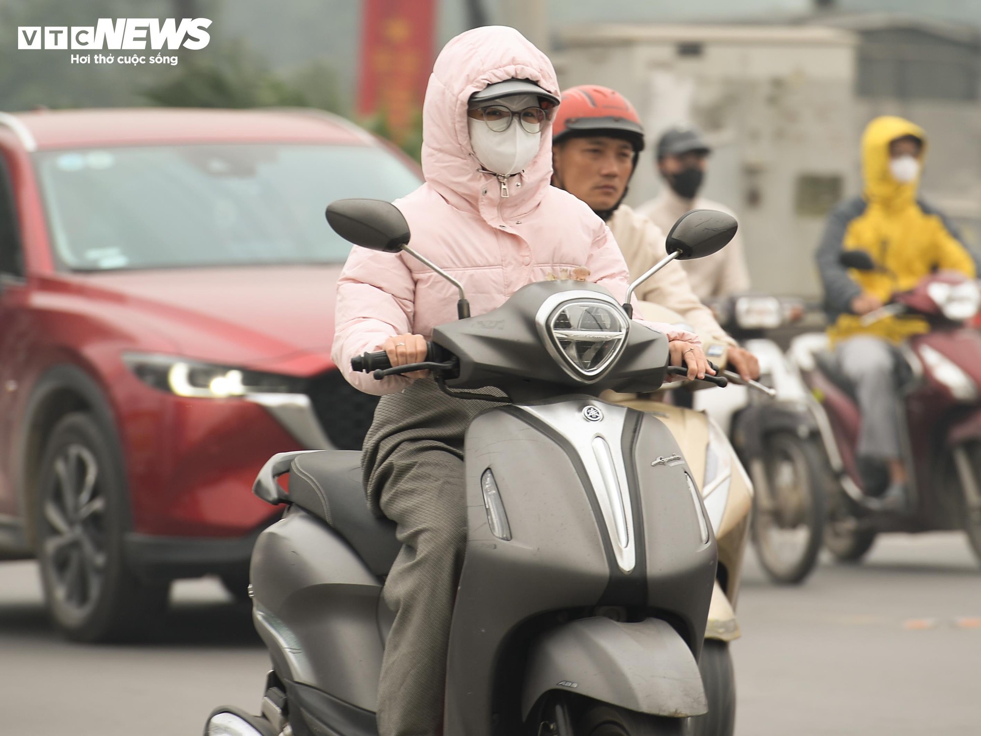 Hà Nội ô nhiễm không khí thứ 3 thế giới , người dân lo lắng Trước bụi mịn - Ảnh 5.