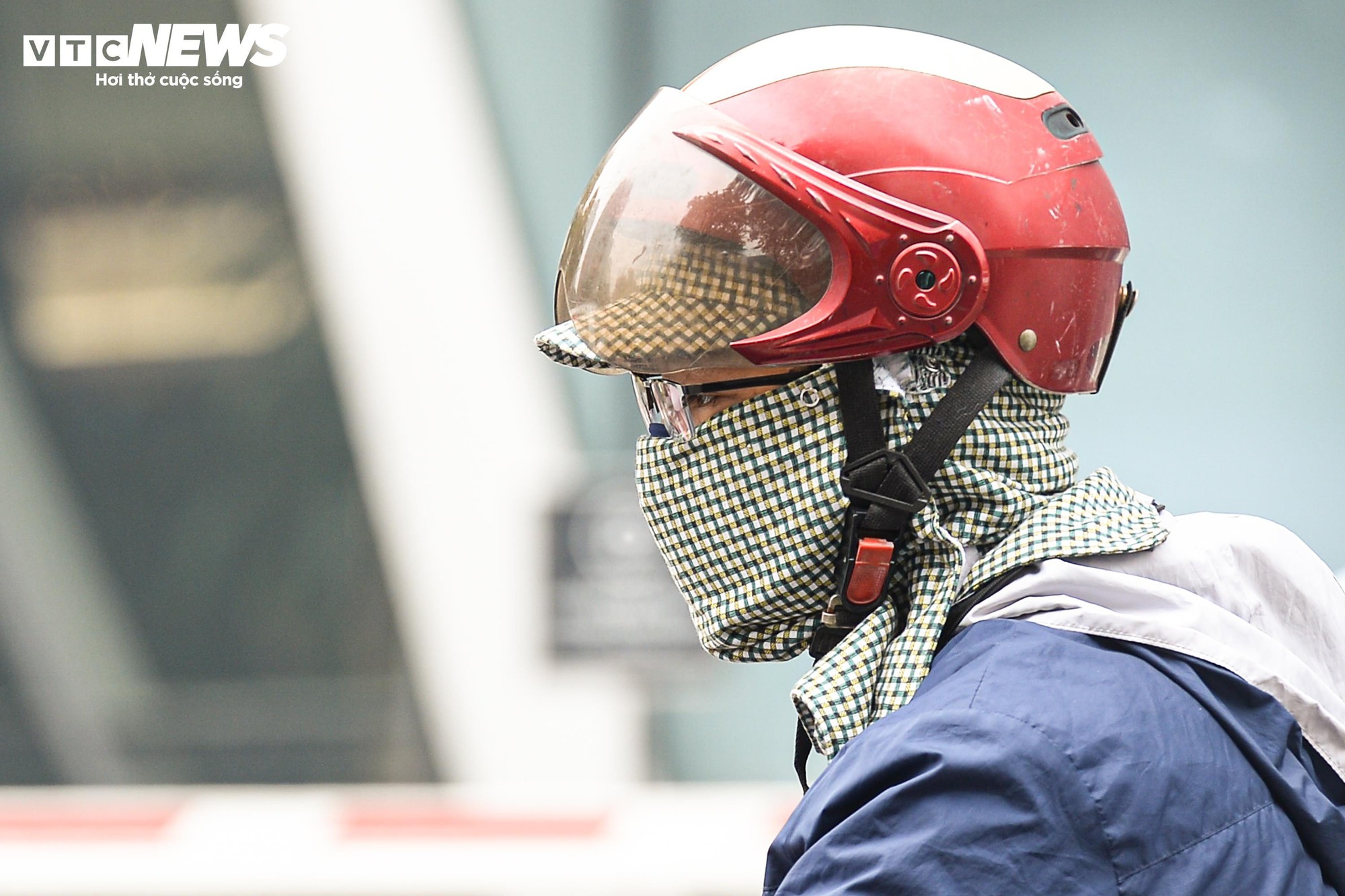 Hà Nội ô nhiễm không khí thứ 3 thế giới , người dân lo lắng Trước bụi mịn - Ảnh 9.