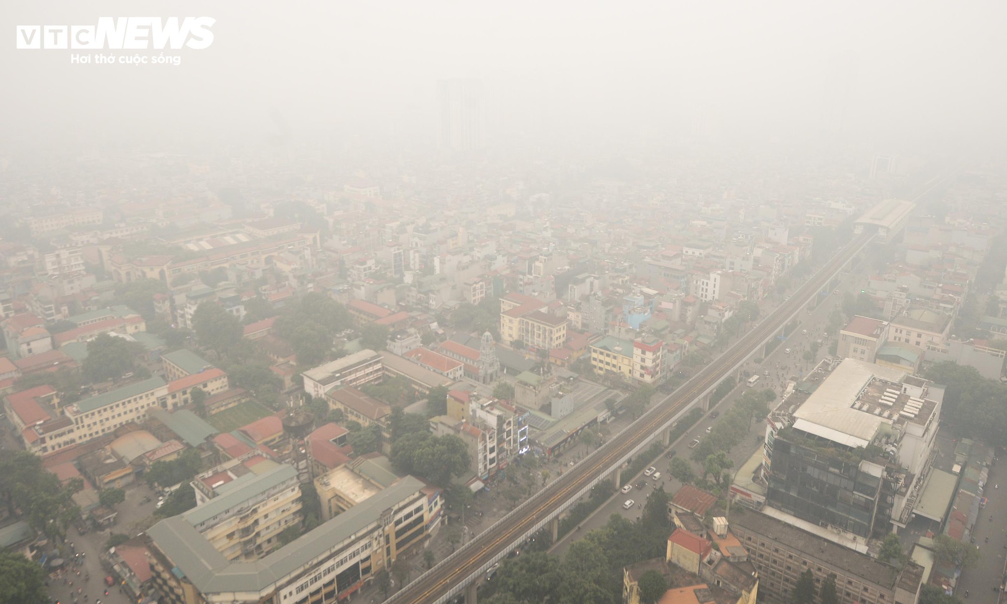 Hà Nội ô nhiễm không khí thứ 3 thế giới , người dân lo lắng Trước bụi mịn - Ảnh 6.