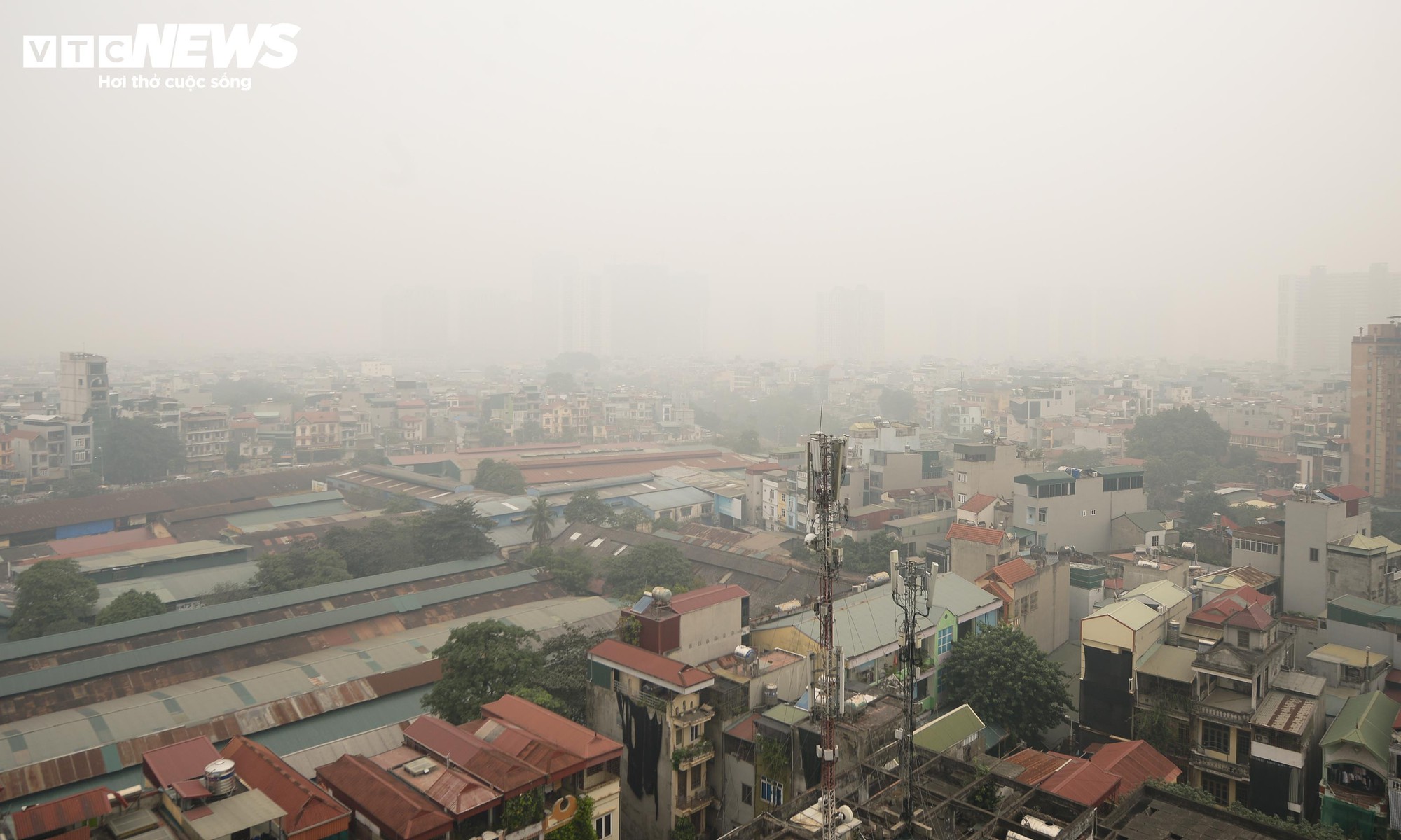 Hà Nội ô nhiễm không khí thứ 3 thế giới , người dân lo lắng Trước bụi mịn - Ảnh 4.