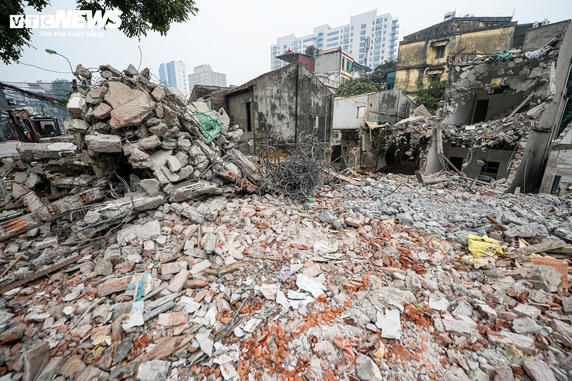 Người Hà Nội gấp rút dọn đồ đạc bàn giao mặt bằng cho dự án Vành đai 1 - Ảnh 7. Người Hà Nội gấp rút dọn đồ đạc bàn giao mặt bằng cho dự án Vành đai 1 - Ảnh 7.