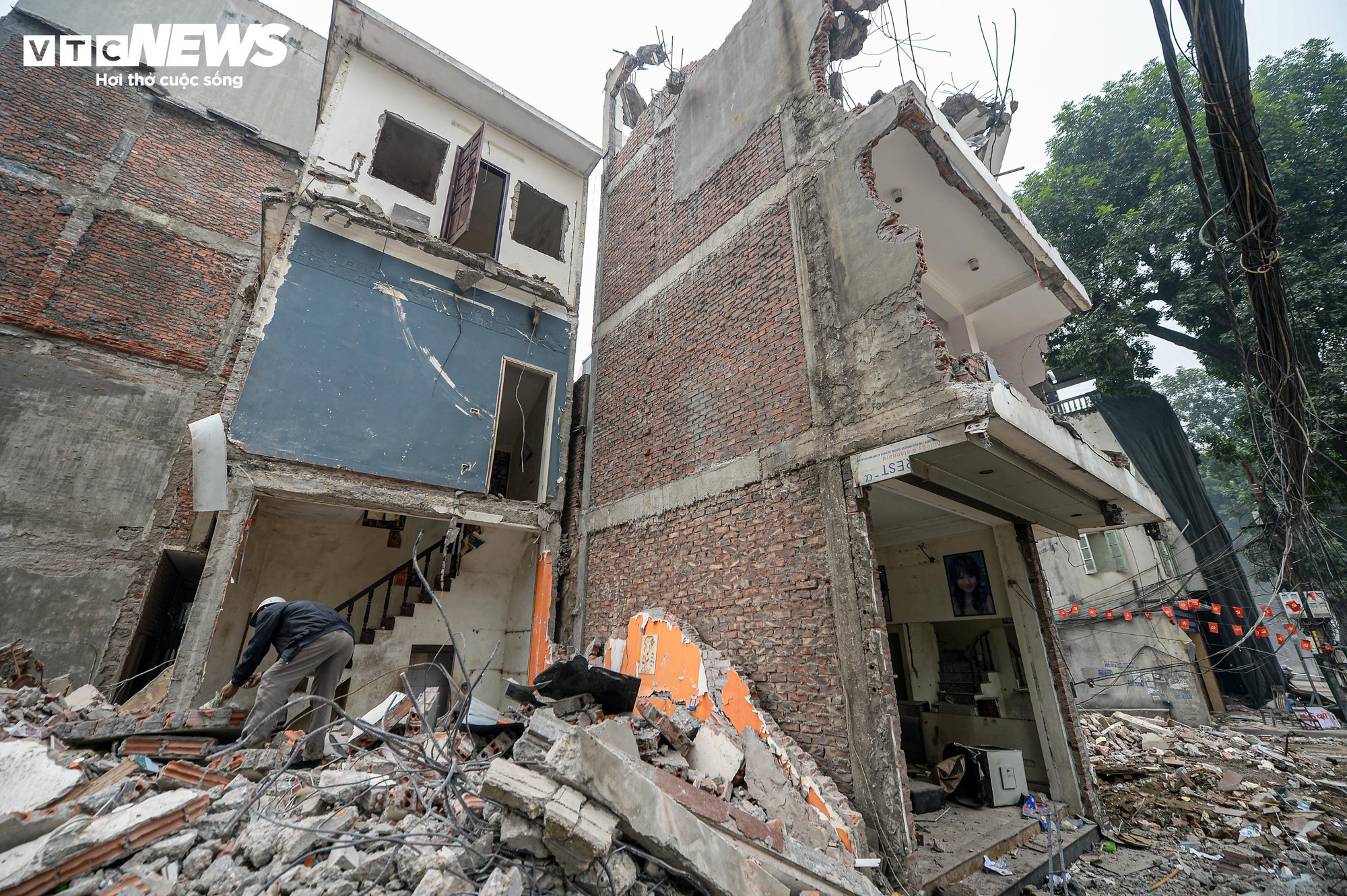 Người Hà Nội gấp rút dọn đồ đạc bàn giao mặt bằng cho dự án Vành đai 1 - Ảnh 14. Người Hà Nội gấp rút dọn đồ đạc bàn giao mặt bằng cho dự án Vành đai 1 - Ảnh 14.