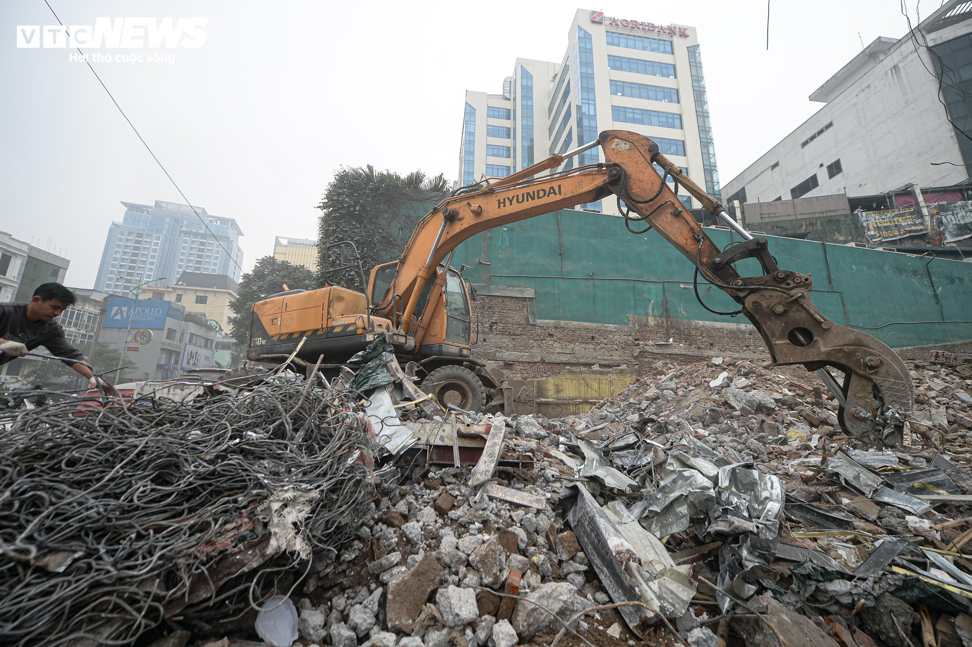 Người Hà Nội gấp rút dọn đồ đạc bàn giao mặt bằng cho dự án Vành đai 1 - Ảnh 5. Người Hà Nội gấp rút dọn đồ đạc bàn giao mặt bằng cho dự án Vành đai 1 - Ảnh 5.