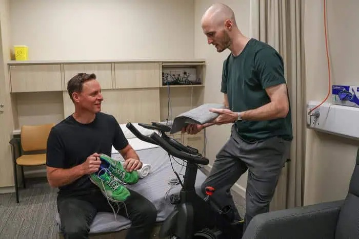 Giấc ngủ và lối sống lành mạnh: Tại sao bạn nên ưu tiên giấc ngủ hơn tập thể dục - Ảnh 2.