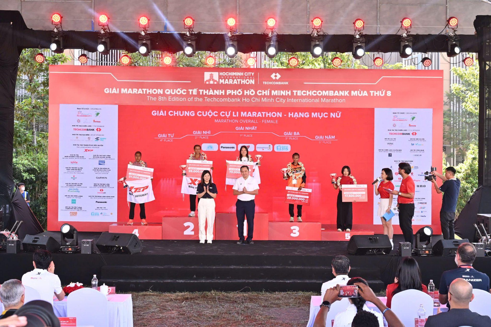 Giải Marathon Quốc tế Thành phố Hồ Chí Minh Techcombank với quy mô hàng đầu - Ảnh 4. Giải Marathon Quốc tế Thành phố Hồ Chí Minh Techcombank với quy mô hàng đầu - Ảnh 4.