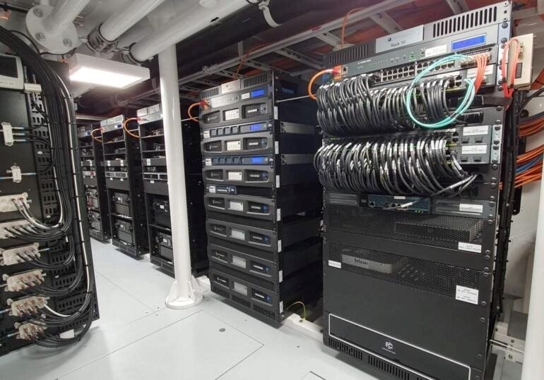 Chi phí bảo dưỡng siêu du thuyền Al Lusail: Đầu tư khủng lên đến 40 triệu usd - Ảnh 3. Chi phí bảo dưỡng siêu du thuyền Al Lusail: Đầu tư khủng lên đến 40 triệu usd - Ảnh 3.