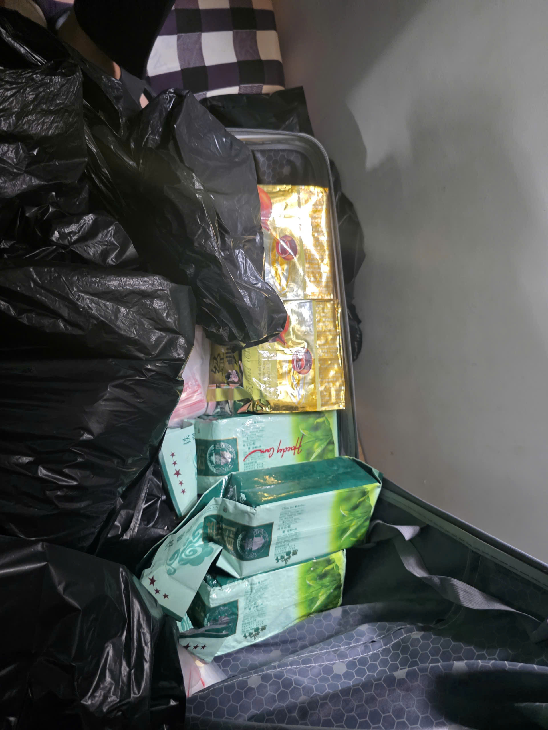 Đường dây ma túy tổng hợp xuyên quốc gia giao dịch 1 . 500 Tỷ đồng bị triệt phá - Ảnh 2. Đường dây ma túy tổng hợp xuyên quốc gia giao dịch 1 . 500 Tỷ đồng bị triệt phá - Ảnh 2.