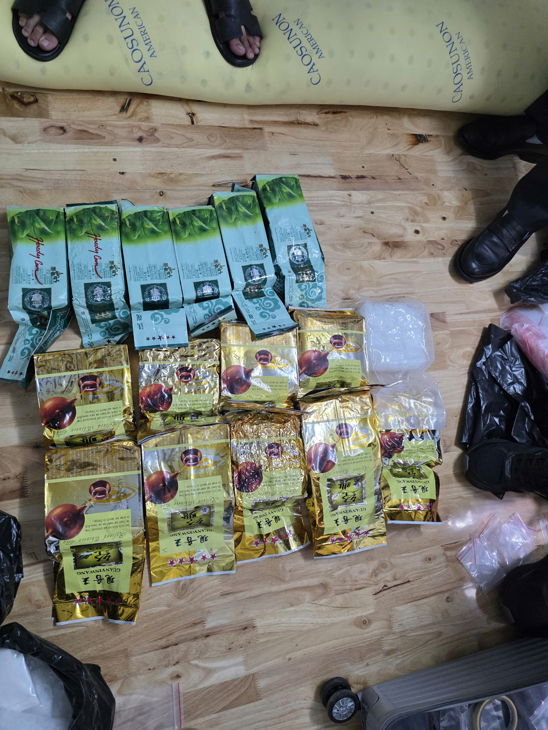 Đường dây ma túy tổng hợp xuyên quốc gia giao dịch 1 . 500 Tỷ đồng bị triệt phá - Ảnh 3. Đường dây ma túy tổng hợp xuyên quốc gia giao dịch 1 . 500 Tỷ đồng bị triệt phá - Ảnh 3.