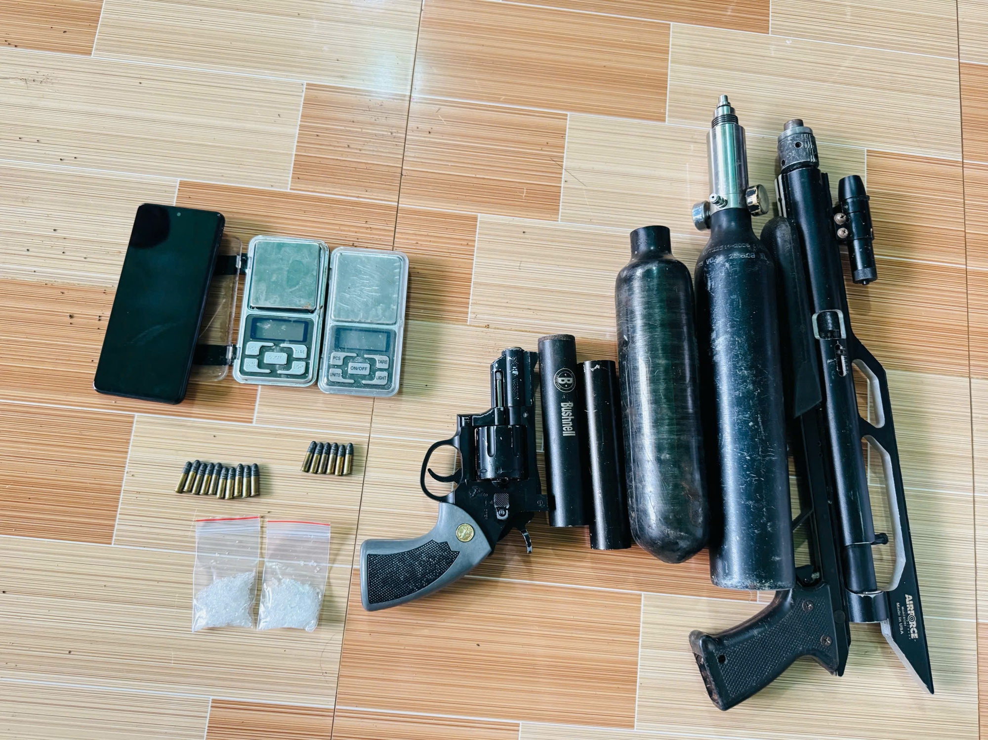 Đường dây ma túy tổng hợp xuyên quốc gia giao dịch 1 . 500 Tỷ đồng bị triệt phá - Ảnh 8. Đường dây ma túy tổng hợp xuyên quốc gia giao dịch 1 . 500 Tỷ đồng bị triệt phá - Ảnh 8.