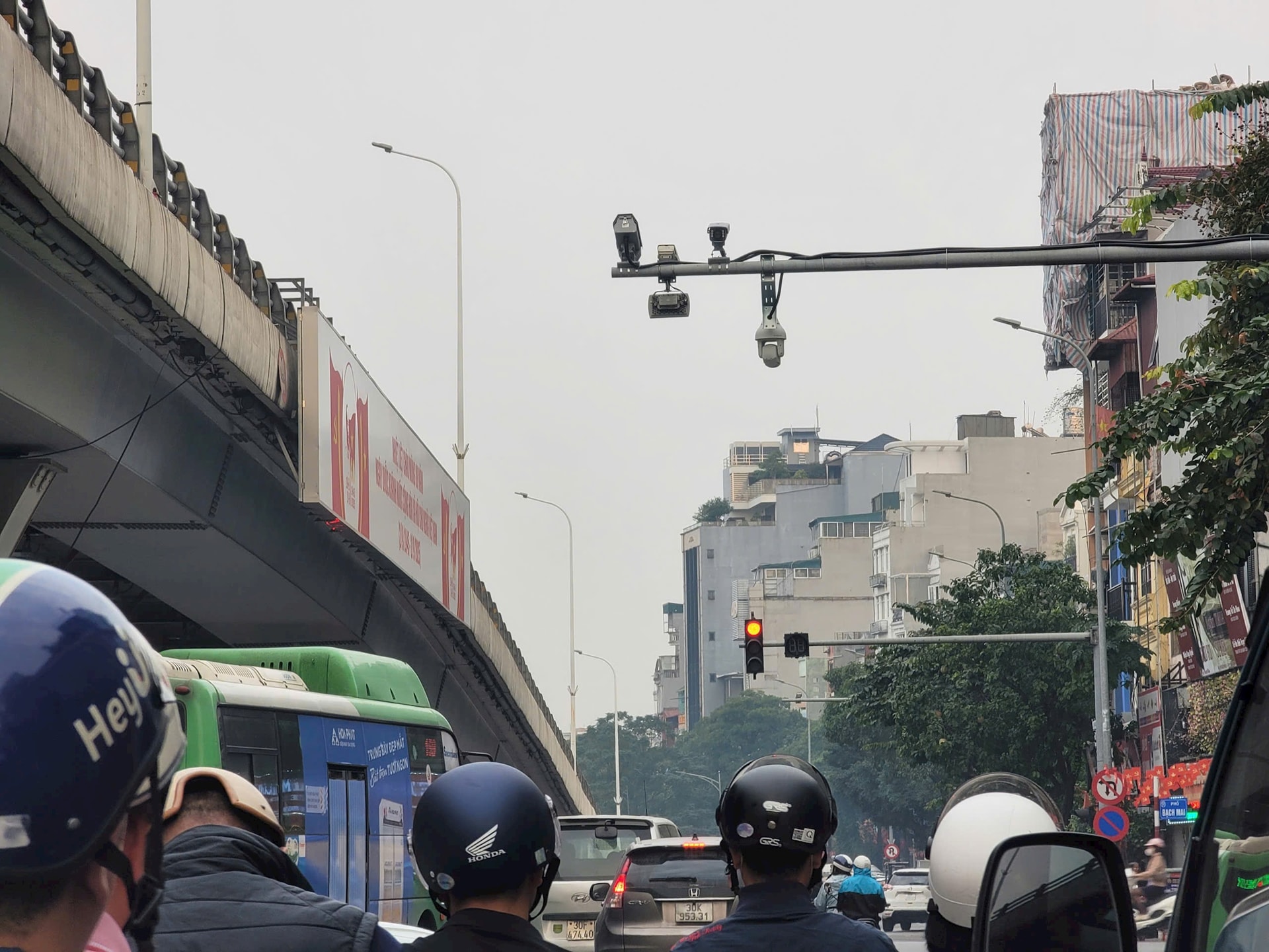 Hệ thống camera AI tại Hà Nội: Giải pháp điều hành giao thông thông minh và hiệu quả - Ảnh 2. Hệ thống camera AI tại Hà Nội: Giải pháp điều hành giao thông thông minh và hiệu quả - Ảnh 2.