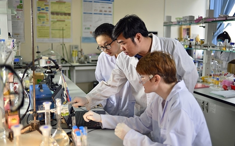 Mô hình tăng trưởng Việt Nam dựa vào khoa học công nghệ để bứt phá và cạnh tranh toàn cầu - Ảnh 1. Mô hình tăng trưởng Việt Nam dựa vào khoa học công nghệ để bứt phá và cạnh tranh toàn cầu - Ảnh 1.