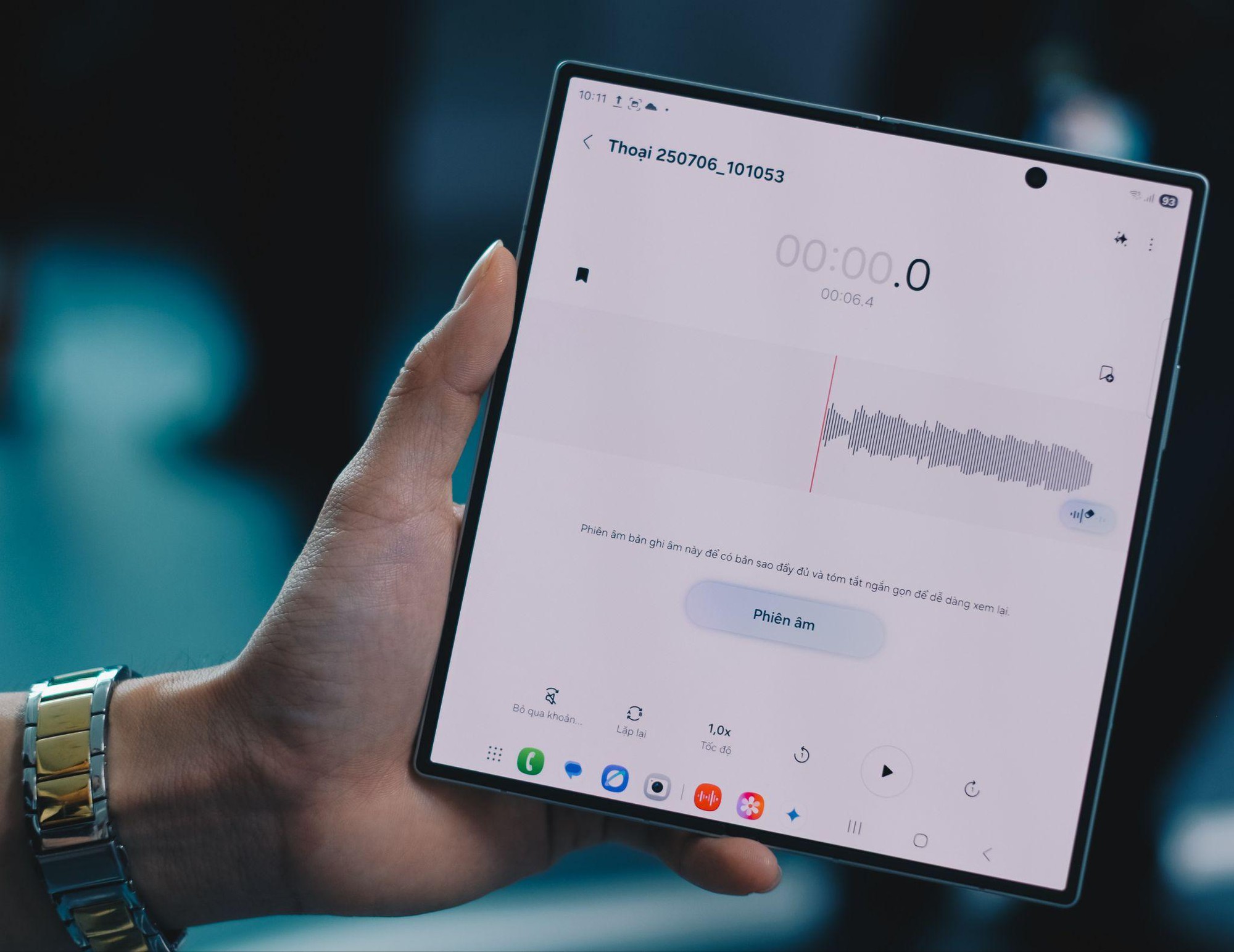 Từ bàn làm việc đến dạo phố: Galaxy Z Fold7 là thiết bị mà bạn cần cho mùa lễ hội này - Ảnh 2. Từ bàn làm việc đến dạo phố: Galaxy Z Fold7 là thiết bị mà bạn cần cho mùa lễ hội này - Ảnh 2.
